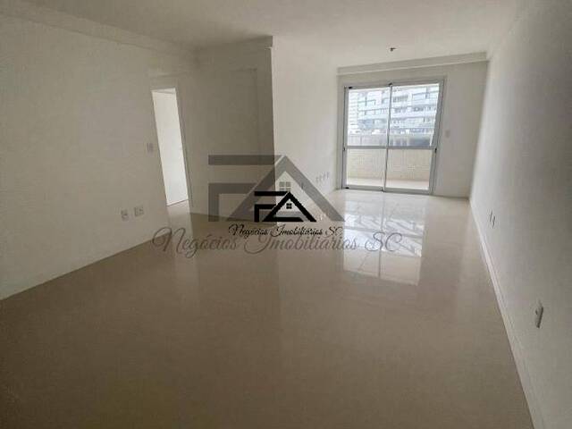 #817 - Apartamento para Venda em São José - SC