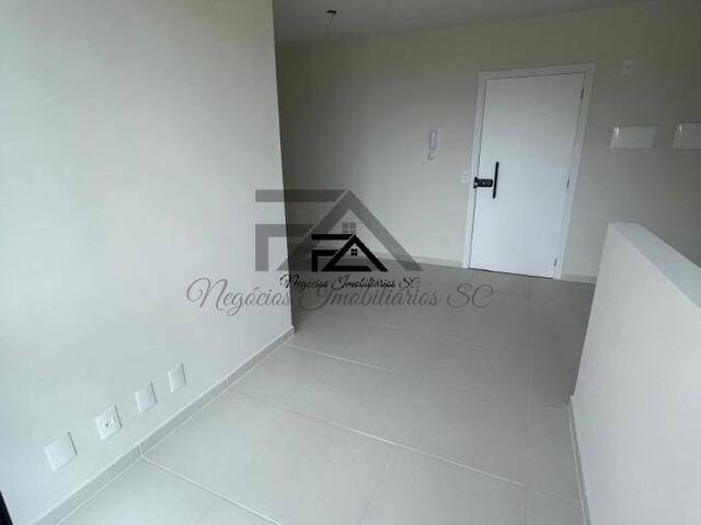 #641 - Apartamento para Venda em São José - SC