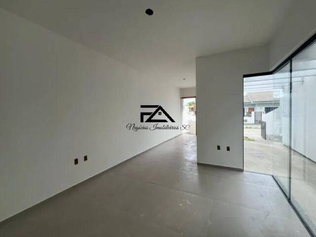 #2308 - Casa para Venda em São José - SC - 3