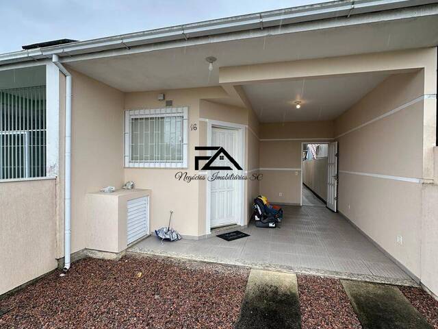 #2309 - Casa para Venda em São José - SC