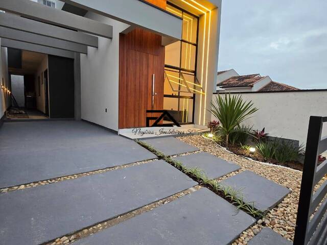 #2366 - Casa para Venda em São José - SC - 2