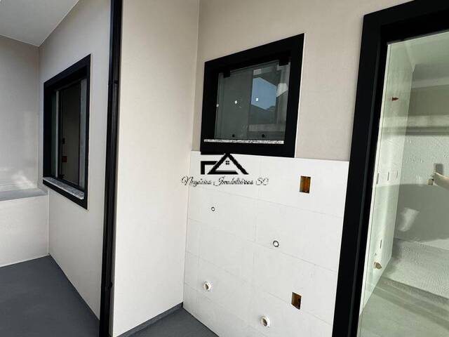 #2411 - Casa para Venda em São José - SC - 3