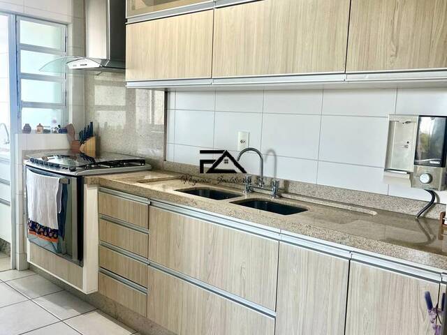 #2810 - Apartamento para Venda em Florianópolis - SC
