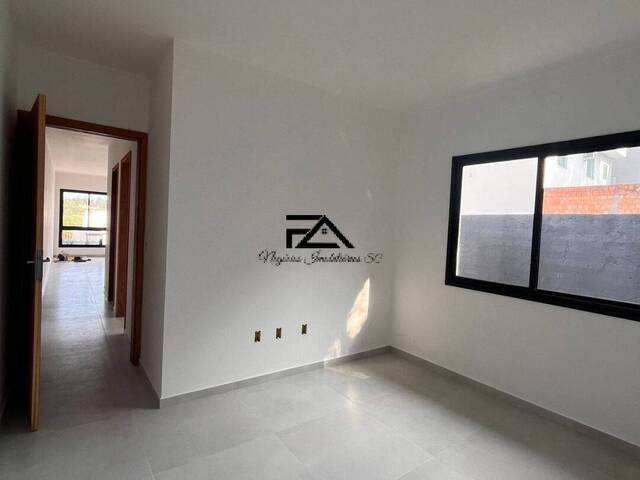 Casa para Venda em São José - 4