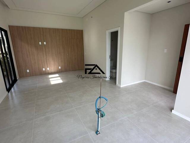 #2979 - Casa para Venda em São José - SC - 3