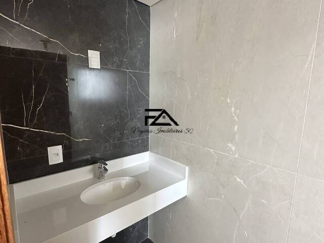 Casa para Venda em São José - 5