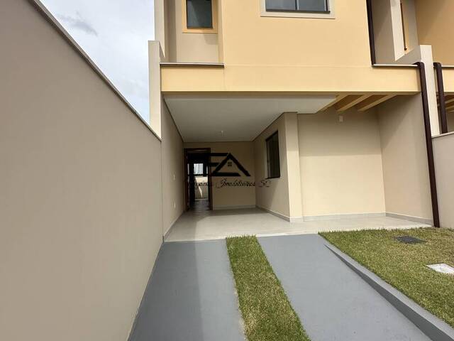 #2420 - Casa para Venda em São José - SC