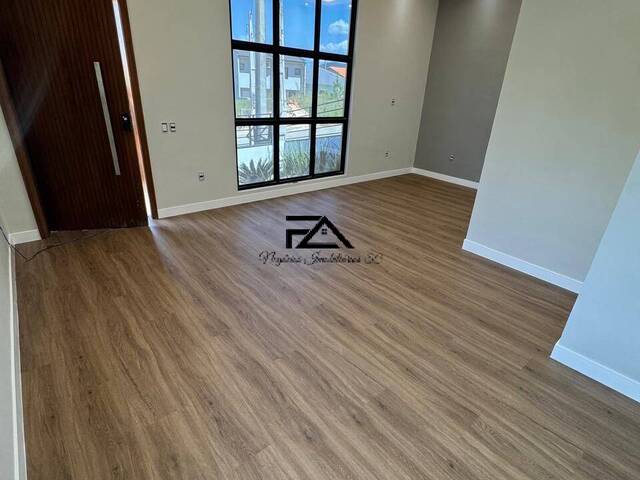 Casa para Venda em São José - 4