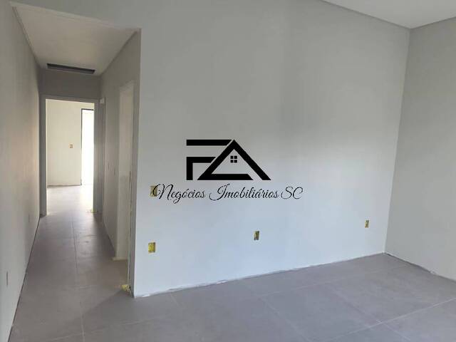 Casa para Venda em São José - 4
