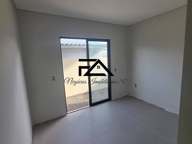 Casa para Venda em São José - 5