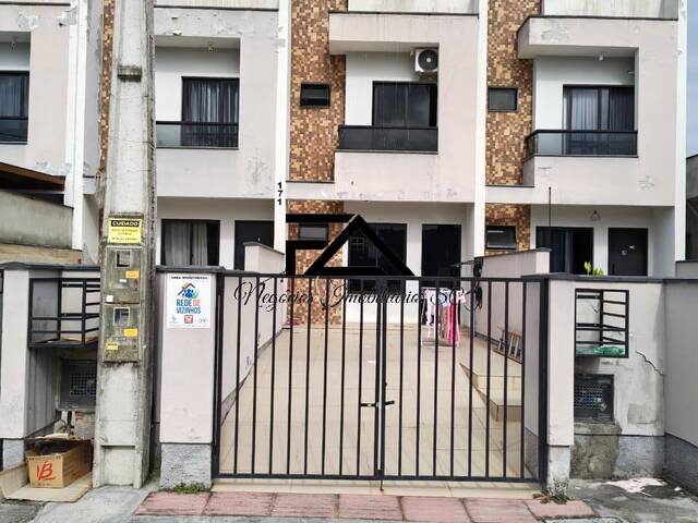 #3030 - Casa para Venda em São José - SC