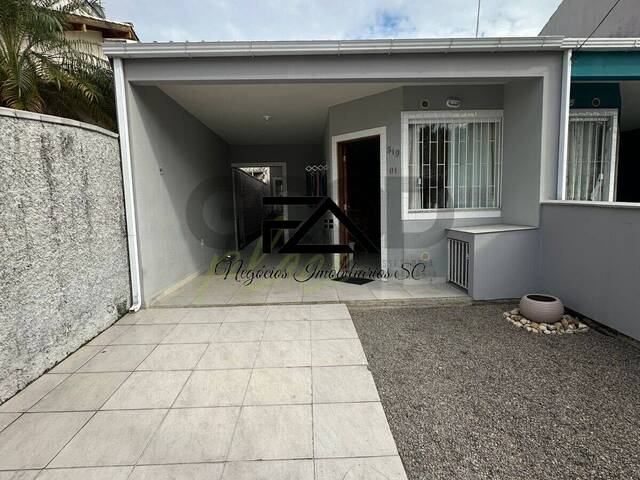 Casa para Venda em São José - 3