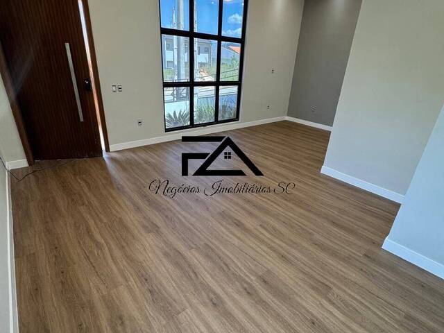 Casa para Venda em São José - 4