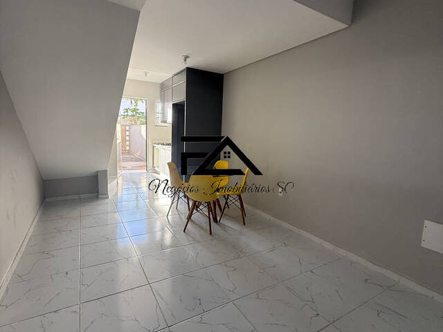 Sobrado para Venda em São José - 3