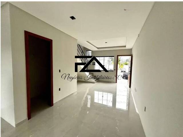 Casa para Venda em São José - 4