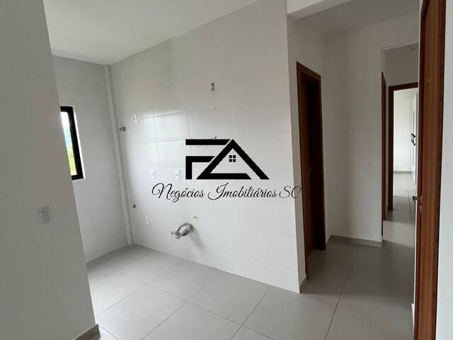 Apartamento para Venda em Palhoça - 3