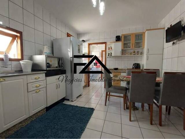 Casa para Venda em São José - 3