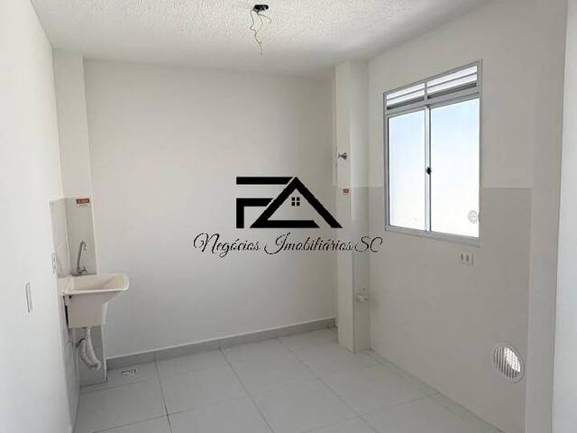 Apartamento para Venda em Palhoça - 3