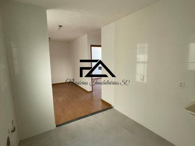 Apartamento para Venda em Palhoça - 3