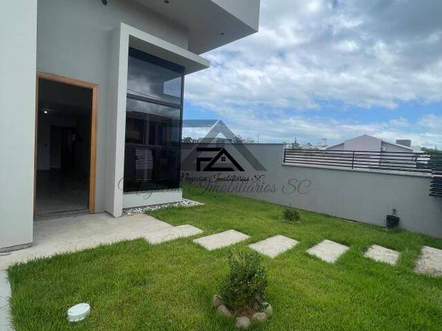 Casa para Venda em São José - 3