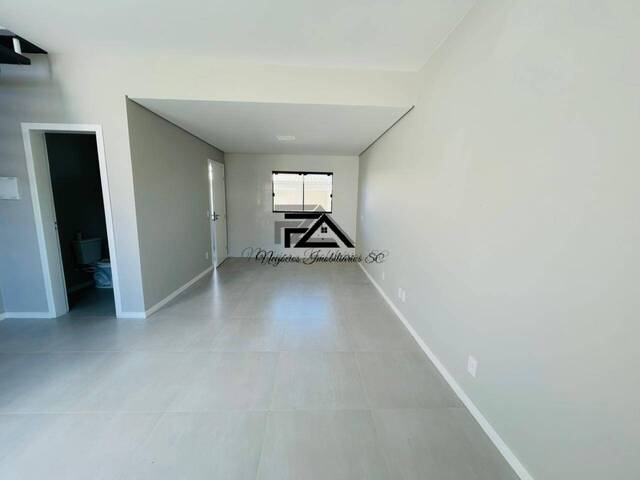 Sobrado para Venda em São José - 4