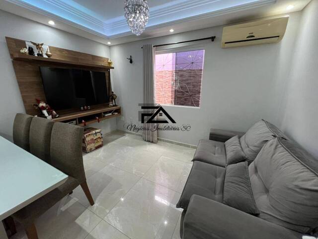 Casa para Venda em São José - 4