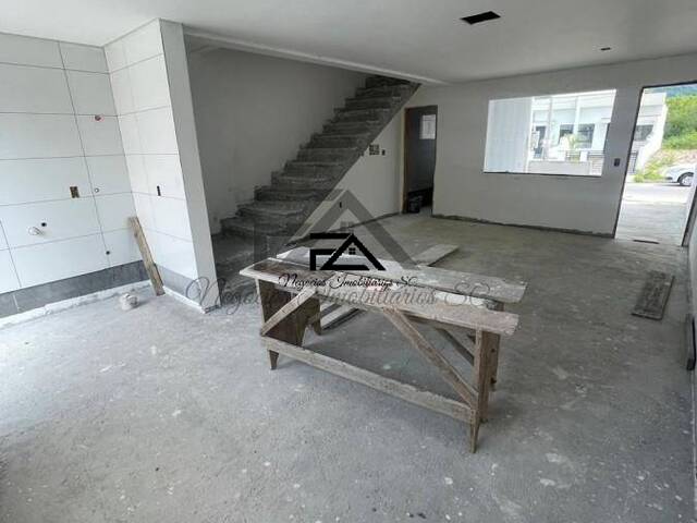 Sobrado para Venda em São José - 4