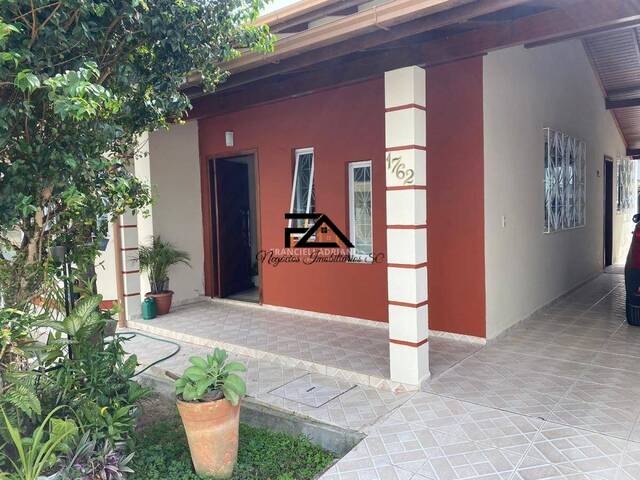 #349 - Casa para Venda em São José - SC