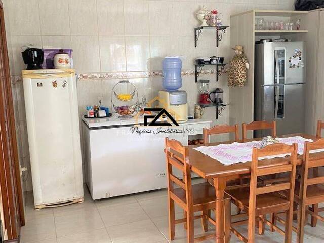 Casa para Venda em São José - 5