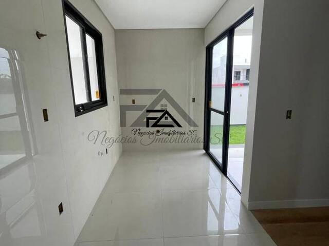 Casa para Venda em São José - 5