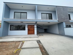 #2046 - Sobrado para Venda em São José - SC - 1