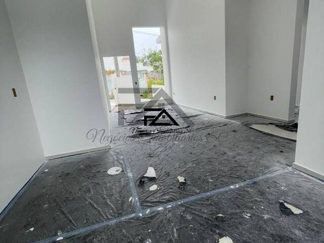 Casa para Venda em São José - 5